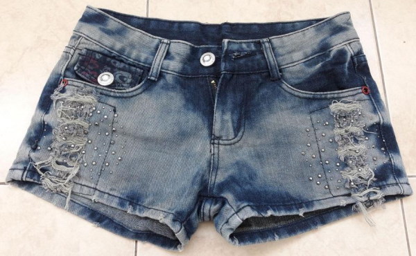 Shorts mit hoher Taille für Damen. Muster: Stoff, Leder. Foto