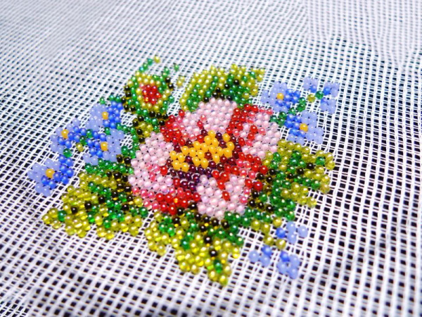 Stielstich mit Nadel Schritt für Schritt. So geht's, Anleitung für Anfänger