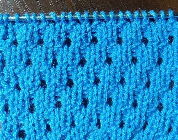 Stricknadeln mit Maschenmuster. Schemata und Beschreibung für Anfänger