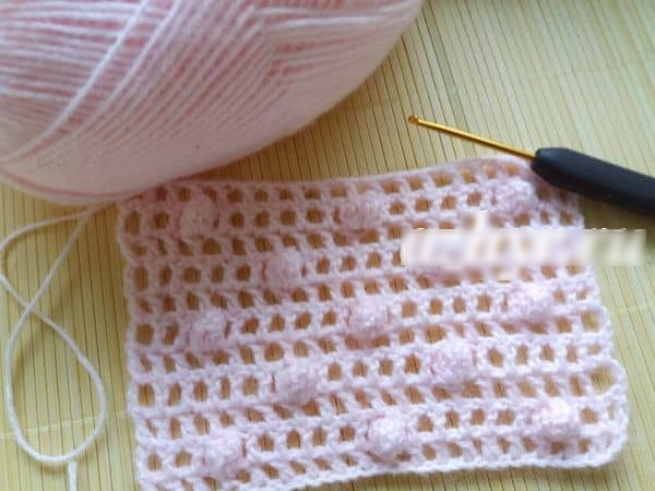 Stricknadeln mit Maschenmuster. Schemata und Beschreibung für Anfänger