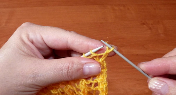 Stricknadeln mit Maschenmuster. Schemata und Beschreibung für Anfänger