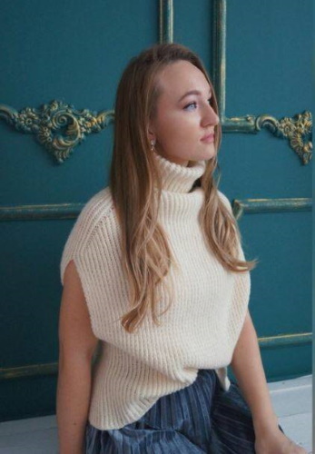 Weste aus einem Stück mit nahtlosen Stricknadeln für Damen. Schema