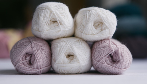 Weste aus einem Stück mit nahtlosen Stricknadeln für Damen. Schema