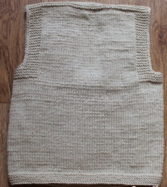 Weste aus einem Stück mit nahtlosen Stricknadeln für Damen. Schema