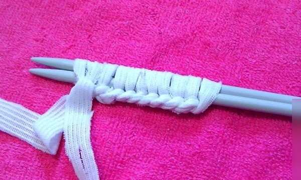 So stricken Sie Schritt für Schritt einen Waschlappen mit Stricknadeln für Anfänger