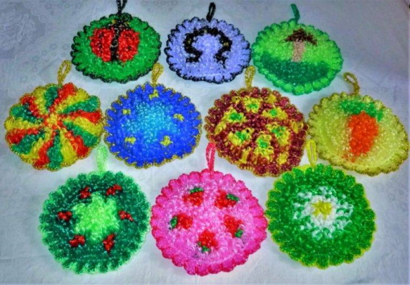 So stricken Sie Schritt für Schritt einen Waschlappen mit Stricknadeln für Anfänger