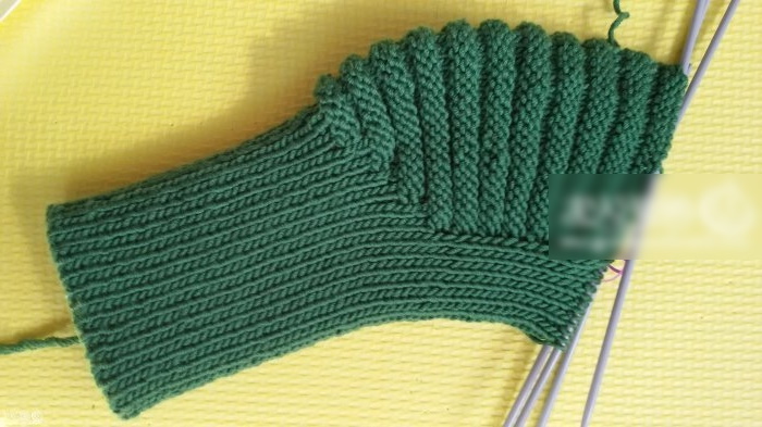 So stricken Sie Knieschützer mit Stricknadeln: Beschreibung, Diagramm für Anfänger