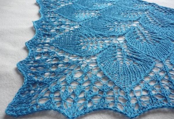 Schal Gefrorene Blätter. Strickmuster und Beschreibung