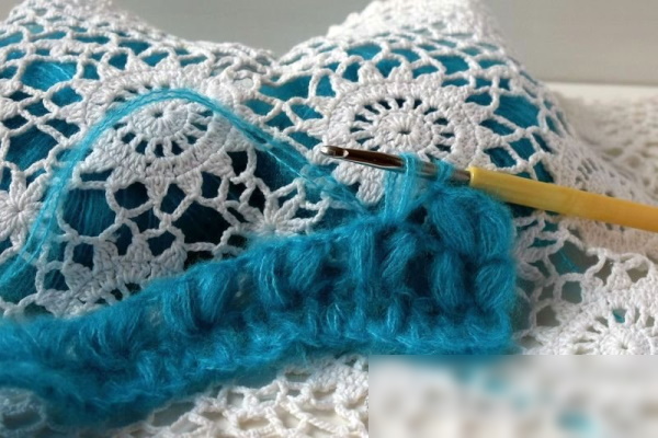 Häkelschal. Strickanleitungen für Anfänger, Schritt-für-Schritt-Beschreibung
