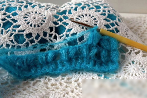 Häkelschal. Strickanleitungen für Anfänger, Schritt-für-Schritt-Beschreibung