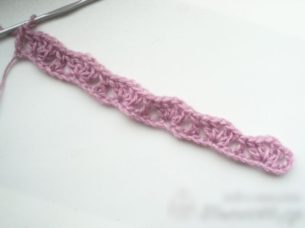 Häkelschal. Strickanleitungen für Anfänger, Schritt-für-Schritt-Beschreibung