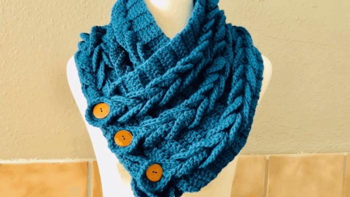 Häkelschal. Strickanleitungen für Anfänger, Schritt-für-Schritt-Beschreibung