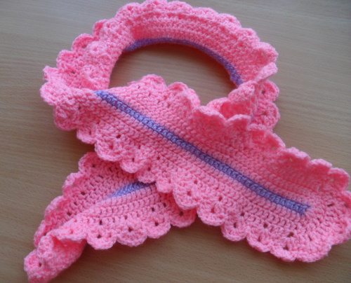 Häkelschal. Strickanleitungen für Anfänger, Schritt-für-Schritt-Beschreibung