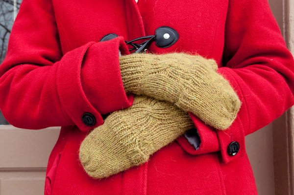 Umschlagfäustlinge. Wie man Männer, Kinder, Frauen Stricknadeln strickt, häkelt