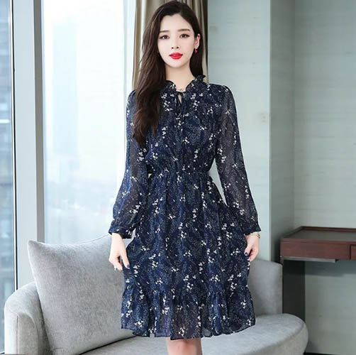 Chiffonkleid mit langen Ärmeln. Schnittmuster für Knielänge, Midi, lange Länge