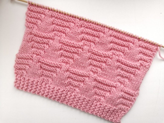 Reliefmuster gestrickt. Schnittmuster mit Beschreibungen für Pullover, Mützen, Blusen