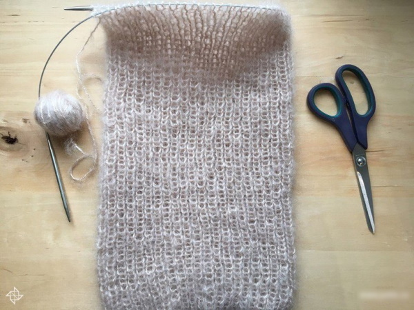 Tokari-Mütze aus Mohair mit englischen elastischen Stricknadeln
