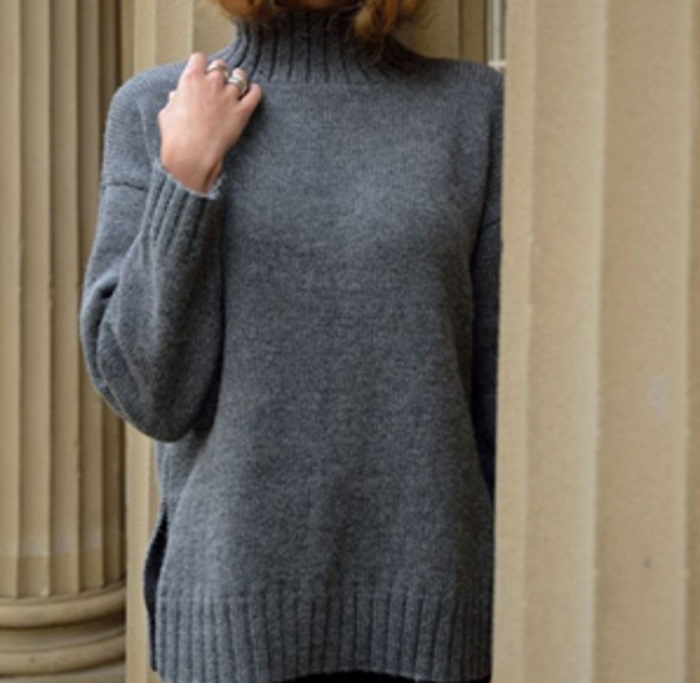 Damen-Jugendpullover mit großen Stricknadeln