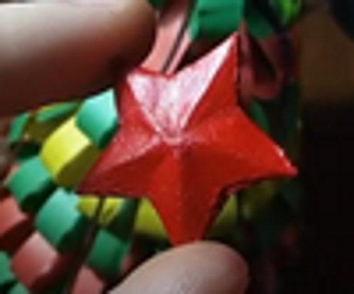 Weihnachtsbaum (Tannenbaum) Neujahrsbasteln mit eigenen Händen aus Pappe, Papier, Schrott