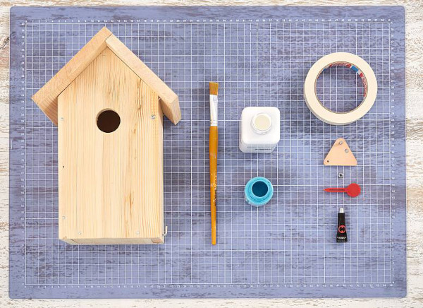 Vogelhäuschen aus Holz, Pappe und Restmaterialien mit eigenen Händen hergestellt. Zeichnungen