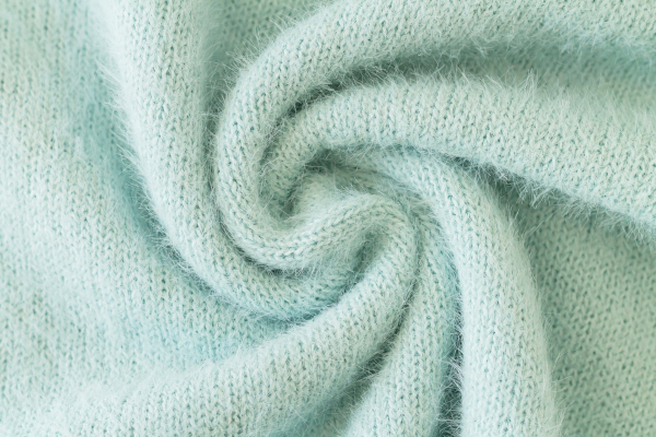 Was man aus Mohair mit Stricknadeln für Frauen stricken kann, Häkeln für Anfänger. Schemata, Modelle