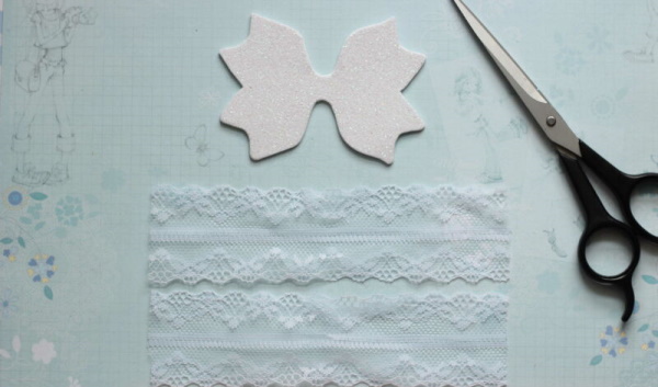 DIY Foamiran-Schleifen: Neujahrsschleifen mit Pailletten