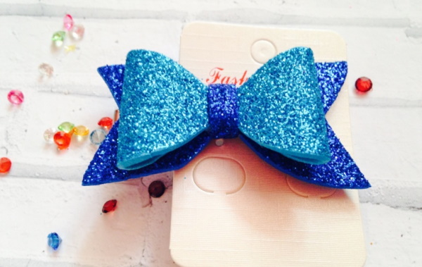 DIY Foamiran-Schleifen: Neujahrsschleifen mit Pailletten