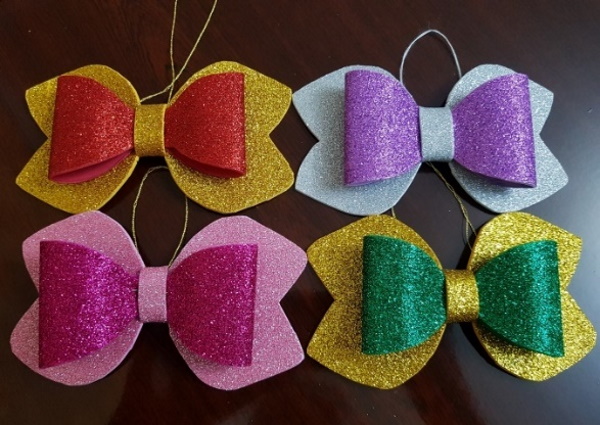 DIY Foamiran-Schleifen: Neujahrsschleifen mit Pailletten