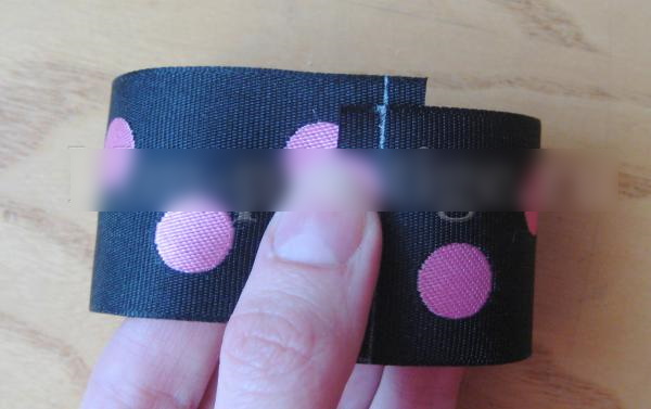 Schleifen aus Ripsband mit eigenen Händen 2,5-4-5 cm, Schule für Mädchen