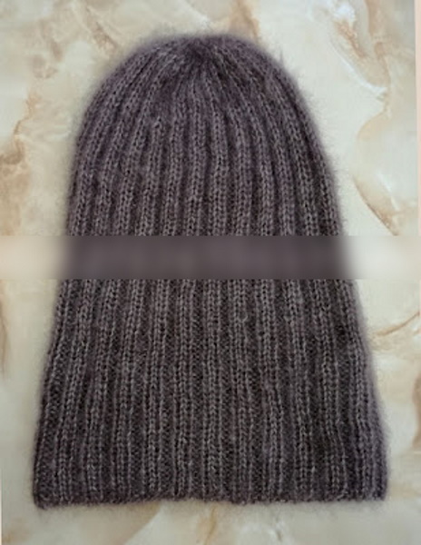 Mit Stricknadeln gestrickte Mohairmützen. Schemata, Beschreibung, Fotos