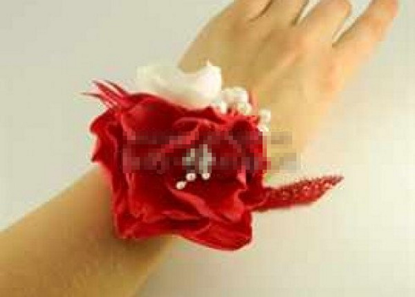 DIY Boutonniere für den Bräutigam, Hochzeitsgäste aus Blumen, Satinbändern, Foamiran