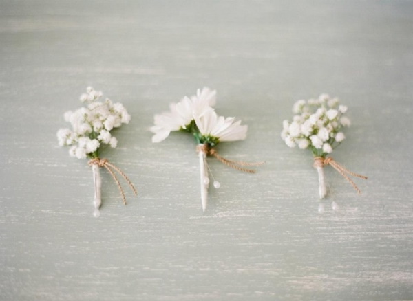 DIY Boutonniere für den Bräutigam, Hochzeitsgäste aus Blumen, Satinbändern, Foamiran