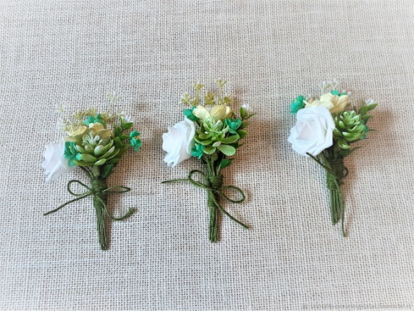 DIY Boutonniere für den Bräutigam, Hochzeitsgäste aus Blumen, Satinbändern, Foamiran
