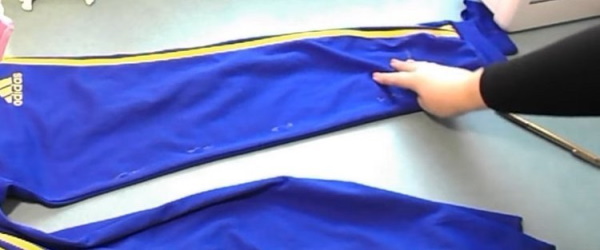 Wie man Hosen schmaler macht, die Seiten enger macht und Hosen von Hand oder mit der Maschine säumt