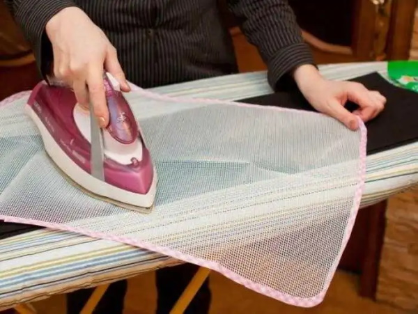 Wie man Hosen schmaler macht, die Seiten enger macht und Hosen von Hand oder mit der Maschine säumt