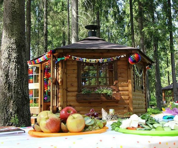 Geburtstag in der Natur. Ideen für Menü, Dekoration, Unterhaltung für den Feiertag