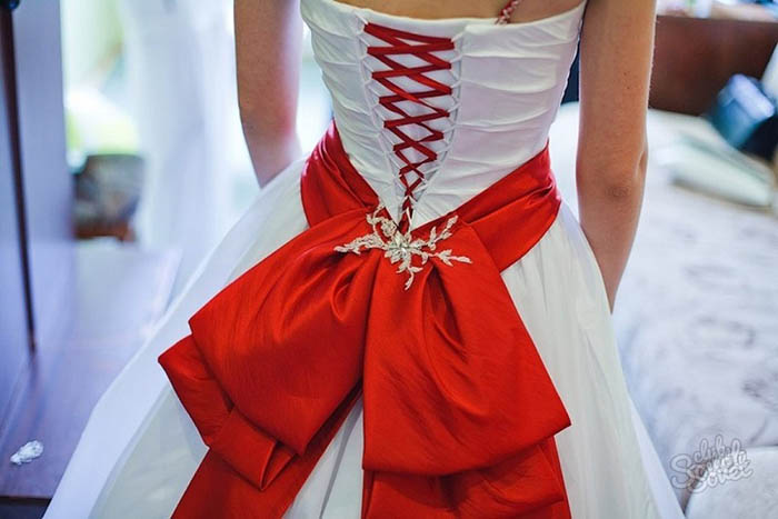 Wie man eine Schleife schön an ein Kleid bindet, an einen Gürtel Schritt für Schritt aus einem Band, von hinten