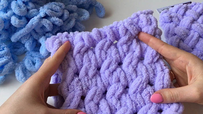 Coperta fai da te realizzata in filato di peluche. Istruzioni passo passo per modelli per principianti