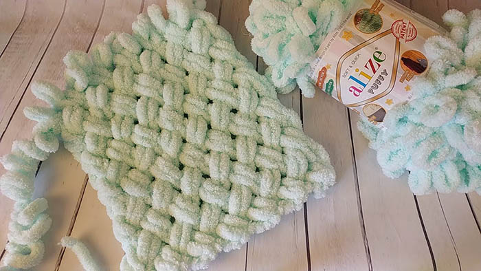 Coperta fai da te realizzata in filato di peluche. Istruzioni passo passo per modelli per principianti