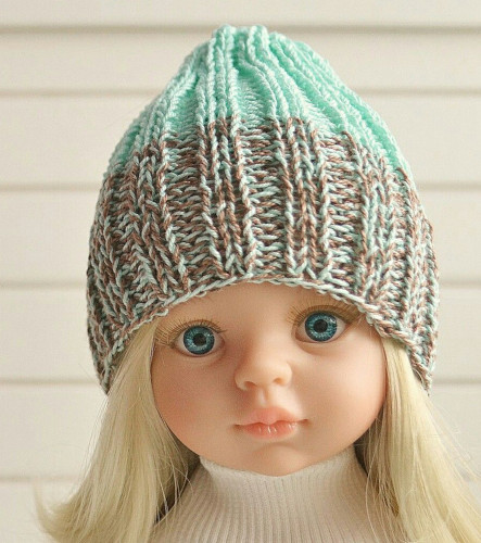 Strickkleidung für Puppen mit Stricknadeln mit eigenen Händen