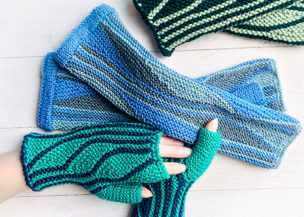 Stricken im Swing-Stil mit Stricknadeln. Swing-Strickmuster und Beschreibung