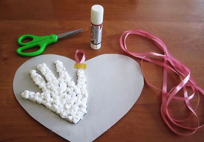 Einfache DIY-Bastelarbeiten für Mama im Kindergarten