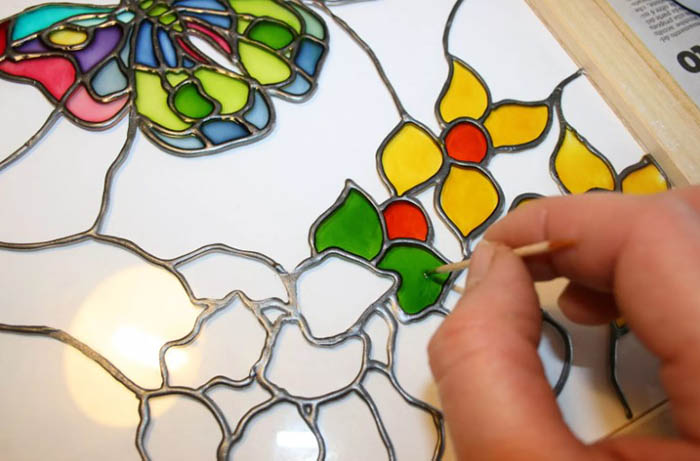 Buntglas. So zeichnen Sie Schritt für Schritt auf Papier und Glas