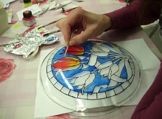 Buntglas. So zeichnen Sie Schritt für Schritt auf Papier und Glas