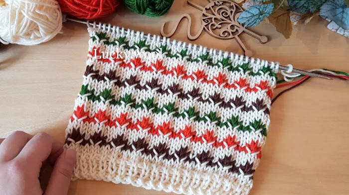 Faules Jacquardstricken mit entfernten Maschen. Schema, Beschreibung