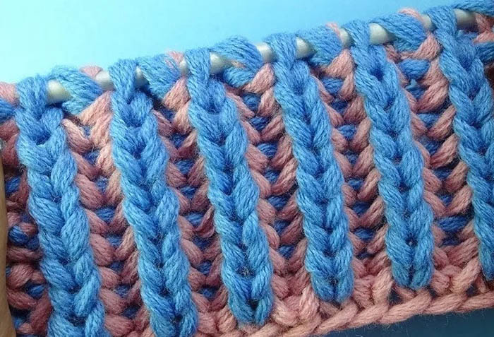 Patentiertes elastisches Strickgewebe. Strickanleitung, Beschreibung im Kreis für Anfänger