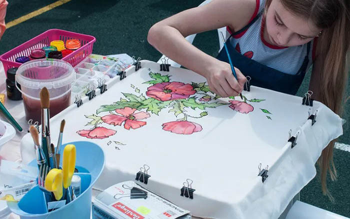 T-Shirt-Bemalung. DIY-Meisterkurs für Kinder