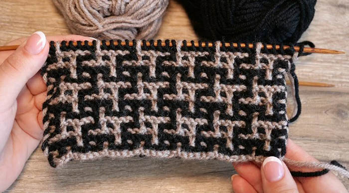 Mit Nadeln gestricktes Hahnentrittmuster. Schema und Beschreibung eines Kreises für Anfänger