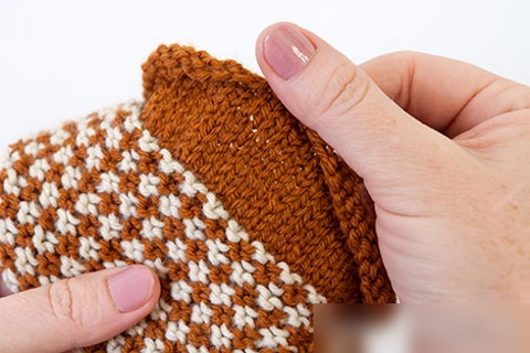 Faules Jacquardstricken. Schnittmuster mit Beschreibung für Socken, Fäustlinge, Hausschuhe, Füßlinge