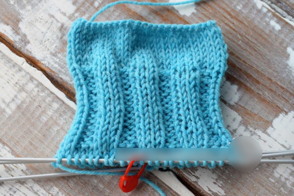 Faules Jacquardstricken. Schnittmuster mit Beschreibung für Socken, Fäustlinge, Hausschuhe, Füßlinge